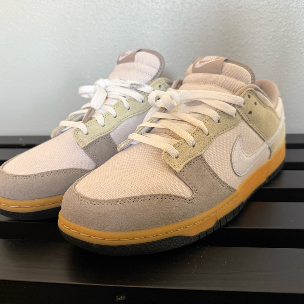 LIKE NEW Nike dunk low Phantom/College Grey